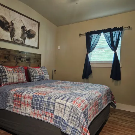 The Bunkhouse at Woodland Escape. Paradise meets countryside with pool & hot tub