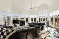 MV Beach Escape - Spacious Katama Beach House. Booking 2027 - 3성급
