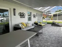 Punta Gorda 2/2, Designer Renovated Punta Gorda Home in Isles Yacht Club Marina