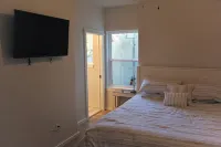 Lakefront Luxury on Lake EufaulaPrivate Gated Retreat — Sleeps 12 - Homestays