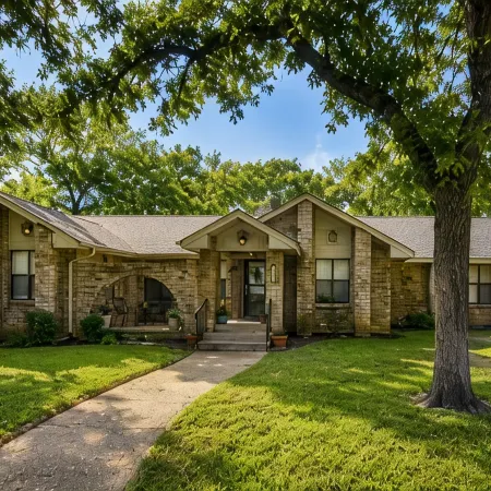 Country Comfort - Spacious Brownwood Home