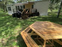 North Florida Cabin near Springs / Trails / Campground / Fire Pit Hôtels à : Comte de Dixie