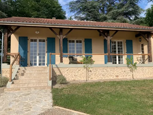 Beautiful house in the heart of the Périgord Noir 4 km from Le Bugue. Sleeps 4 - Wi-Fi