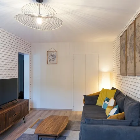 Comfortable apartment in Aurillac - Wifi, parking and peace and quiet