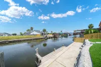 Ocean Village Retreat , Walk to Beach+Private Dock