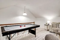 Spacious Family Home in Franklin w/ Playground