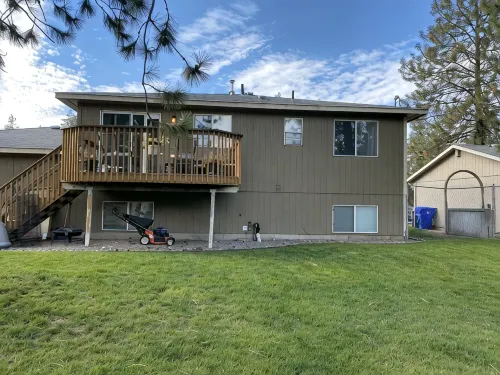 4-Bed 2.5 Bathroom in North Spokane with Treadmill, WiFi, AC