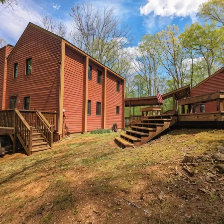 Foxwood at Stoney Creek • Wintergreen + Wine Trail Base • Mtn Views