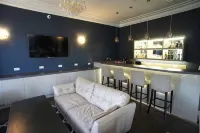 Applewood Hotel