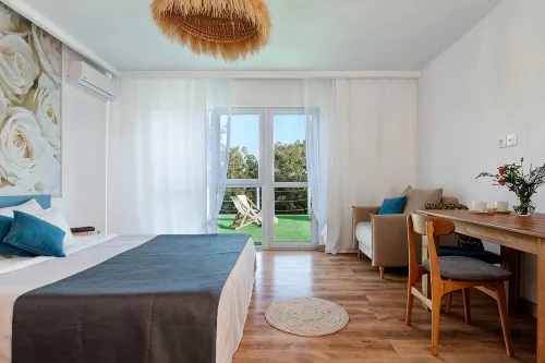 Petra Garden Beach Hotel