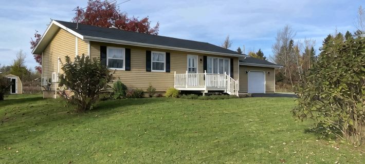 PEI Home (3 Bedroom,  4 Beds, Washer & Dryer, Air Conditioning, Fire Pit.. Ξενοδοχεία στην πόλη Prince County