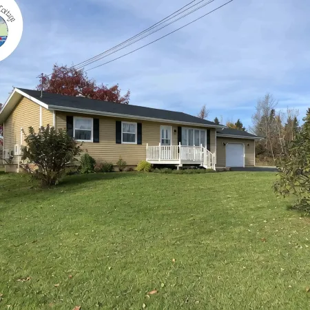PEI Home (3 Bedroom,  4 Beds, Washer & Dryer, Air Conditioning, Fire Pit..