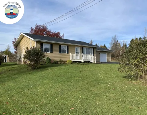 PEI Home (3 Bedroom,  4 Beds, Washer & Dryer, Air Conditioning, Fire Pit..