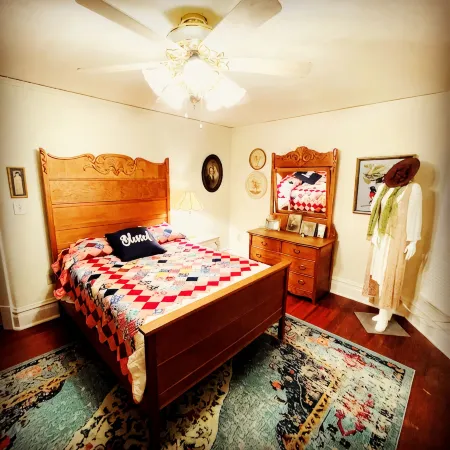 Baldwin House with the Peach Floor