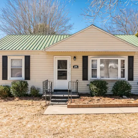 Cozy House in Gallatin City Limits