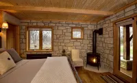 Charming Bed & Bath Suite Available Nightly