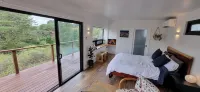 Tranquil Studio Retreat in Leura with Private Bush Outlook.