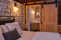 Luxury Bed & Bath Suite Available Nightly