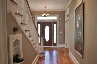 The Grand Colonial Manor on East 11th - 3 Kings!