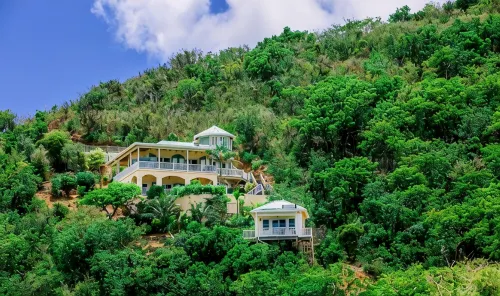 House of Open Arms Cottage: AC, White Water Views,Romantic, Private,! - 4-Star