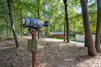 Boomer Bed & Bass; 2 bedroom, 2 bathroom family cabin. - Chalets