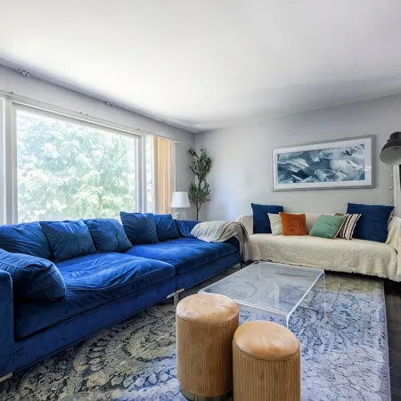 MDRN Kid-Friendly Apt|Charming|Private|Sunny|Fast Wi-Fi| Parking