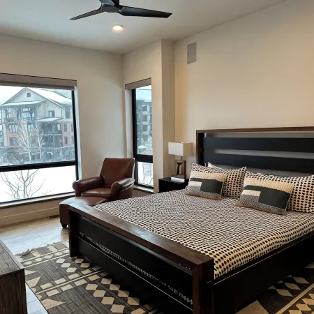 JUST LISTED Luxury 4BR Retreat in Wildhorse Meadows - Après Escape Chalet