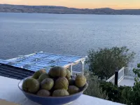 Fe-Wo Valentina by the sea with access to private beach and pool in Cesarica