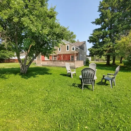 Spacious Family Friendly House, Close To Trails and Mackinac Island Ferries!