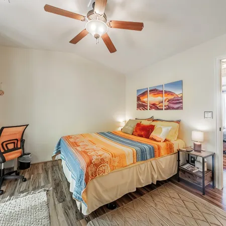 Well appointed condo close to trails with pool and hot tub. Enjoy the views