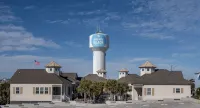 5 Star Reviews Luxury House Pool, Steps from Ocean, Sleeps 6, Premier Host - 4-Star