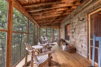 Luxury Cabin on the Lake & In The Trees