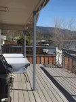 Beautiful 5 Bedroom, 3 bath waterfront home on Clearlake w/private hot tub