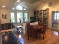 Garden 1BR Cottage off Devine St in Historic Columbia home