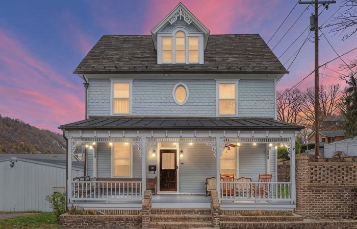 Historic Home w/ Sauna, HotTub, Speakeasy & Game Room