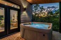 Book Now for Summer! Minutes to Dollywood and Pkwy. Newly Built with Great Views - 4-Star