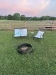 Tiny house on 50+ acre farm. Easy drive to Covington square and more! - Homestays