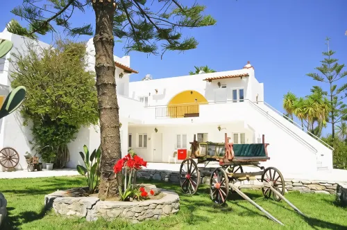 Ampavris Family Apartments - vue sur la montagne