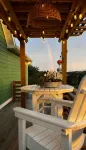 3-bedroom 2 bath cottage-Walk to beach or golfCourse.Hot Tub and outside shower