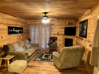 Cozy cabin getaway close to hiking, skiing, sightseeing, and Bristol! - Hytter