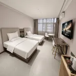 Yunqi Hotel (Columbus Square, Siyang County Hospital)