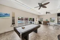 Siesta Key - PRIVATE BEACH - Heated Pool - Walkable to activities