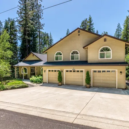 Luxury Home In Arnold With Tons of Privacy & Space