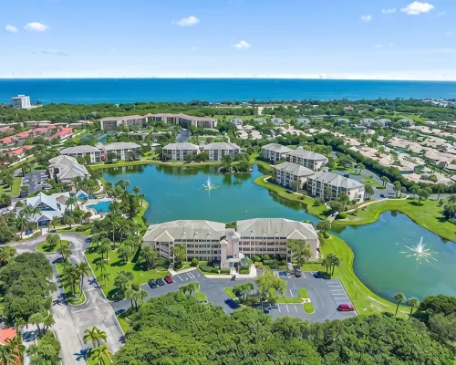 Jupiter Bay Resort Condo, steps to the beach! Comfortably sleeps family of 4! Ξενοδοχεία στην πόλη Jupiter