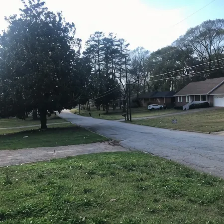 Experience Griffin charm, just a quick 12-min drive to Atlanta Motor Speedway