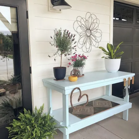 "Stay A While" Couples Retreat - One Block from Main Street!