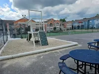 Escape to our charming 3B/2B condo near Disney! with backyard lake view