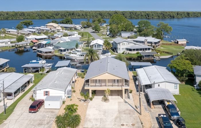 Waterfront, Private Boat Dock, Paddle board, Near Springs