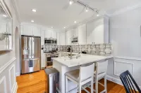 Historic 3 Bedroom Downtown Annapolis Townhome - บังกะโล