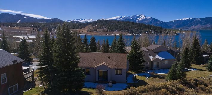 Panoramic Mountain View Retreat w/ Hot Tub - 3/3 Designer Home Hike and Bike! Отели в г. Диллон